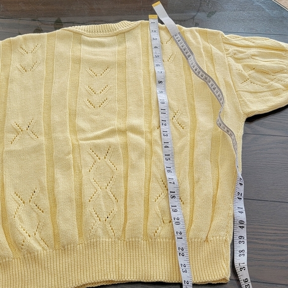 Vintage 90s Wool Carriage Court Yellow  Sweatshirt - Picture 5 of 7